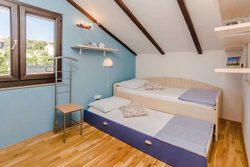 Apartment Roko - Up To 4 People With Free Parking ザダル エクステリア 写真