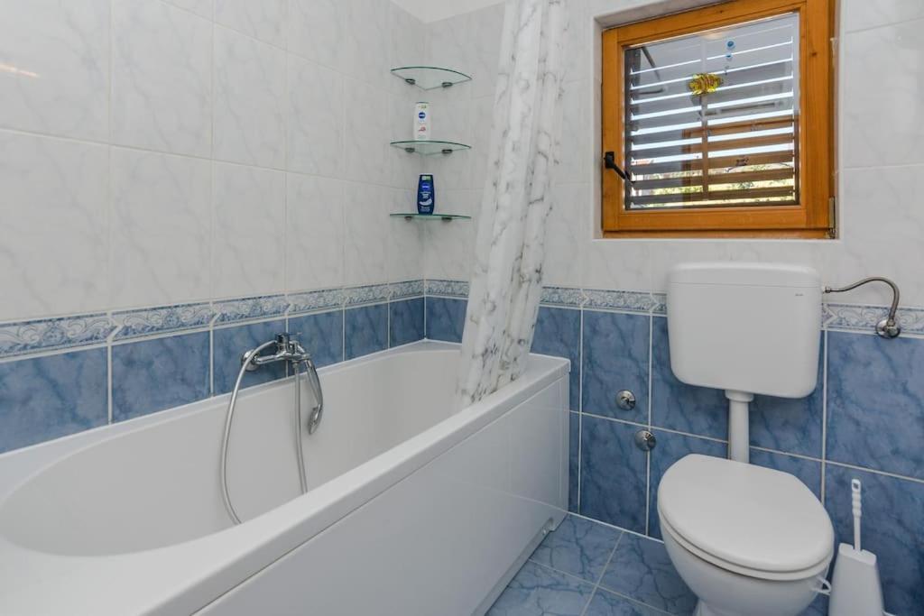 Apartment Roko - Up To 4 People With Free Parking ザダル エクステリア 写真