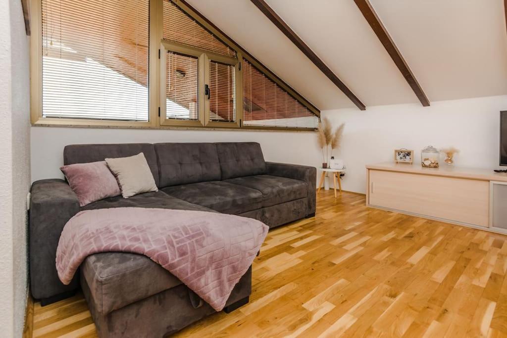 Apartment Roko - Up To 4 People With Free Parking ザダル エクステリア 写真