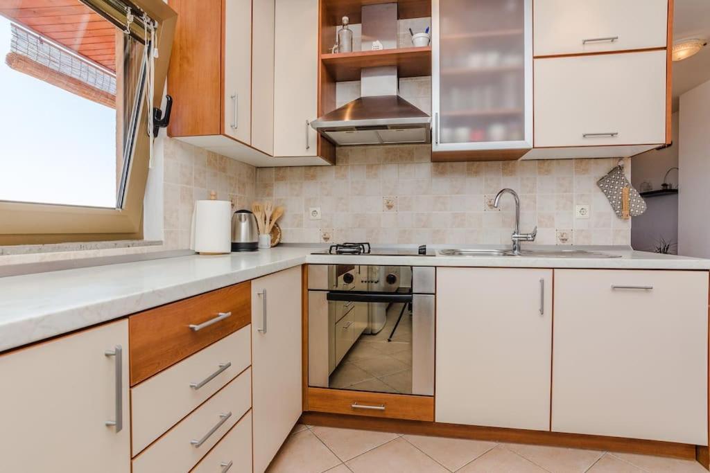 Apartment Roko - Up To 4 People With Free Parking ザダル エクステリア 写真